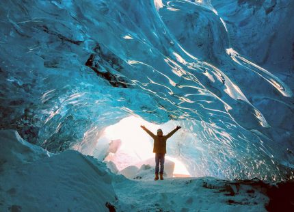 Ice-cave-tour-4